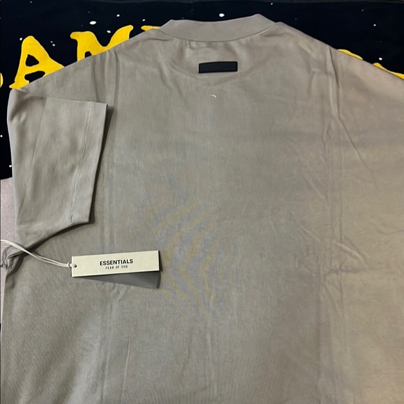 Fear of God ESSENTIALS Gray Crewneck T-Shirt ( 3 SIZES OVERSIZED) - Picture 8 of 8